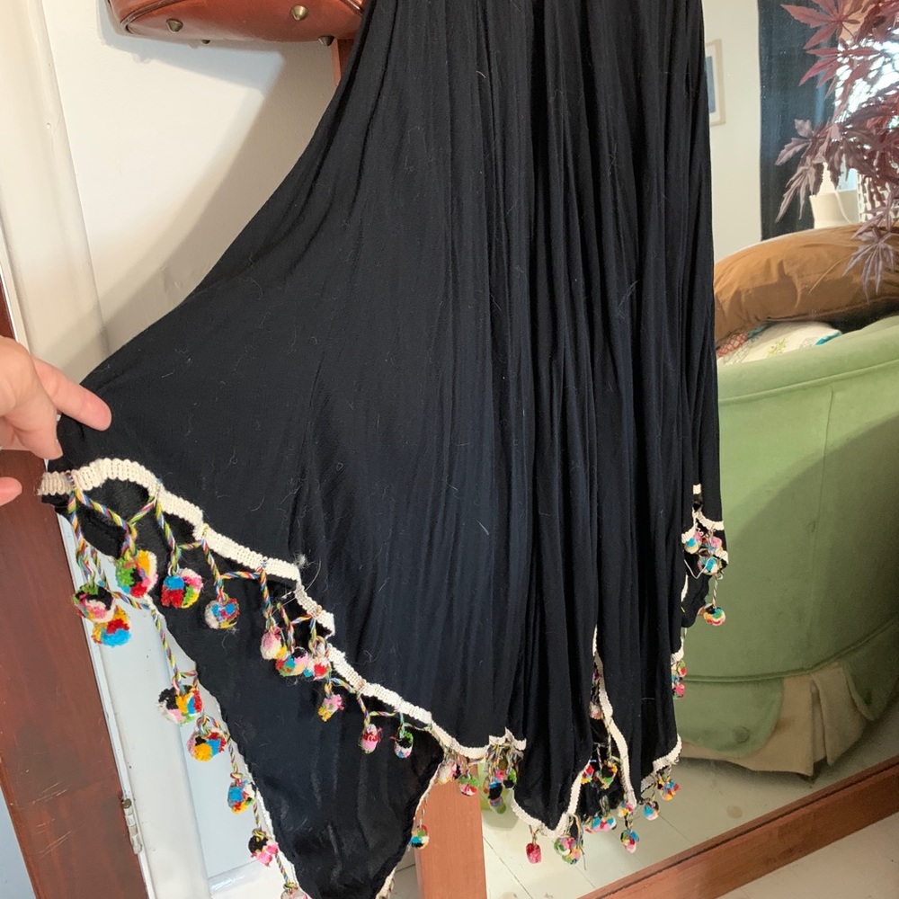 Black maxi dress with pompon trim - Picture 3 of 6